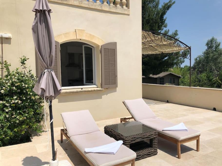 Appartement Dans Bastide A Saint Remy De Provence Exterior photo