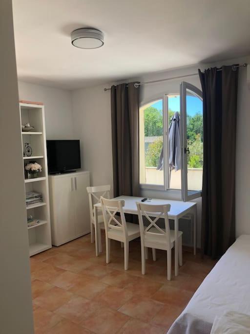 Appartement Dans Bastide A Saint Remy De Provence Exterior photo